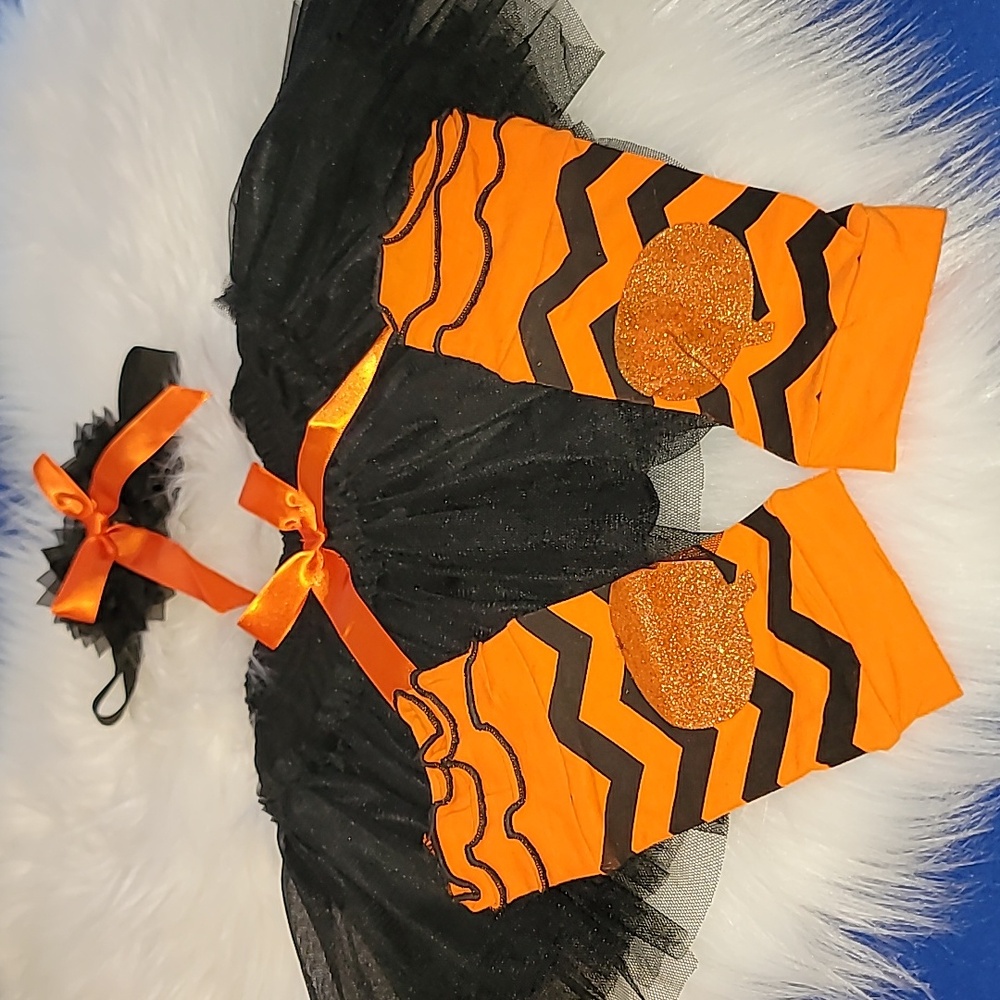😍 Preloved Halloween Black tutu, orange & black leg warmers, and headband.